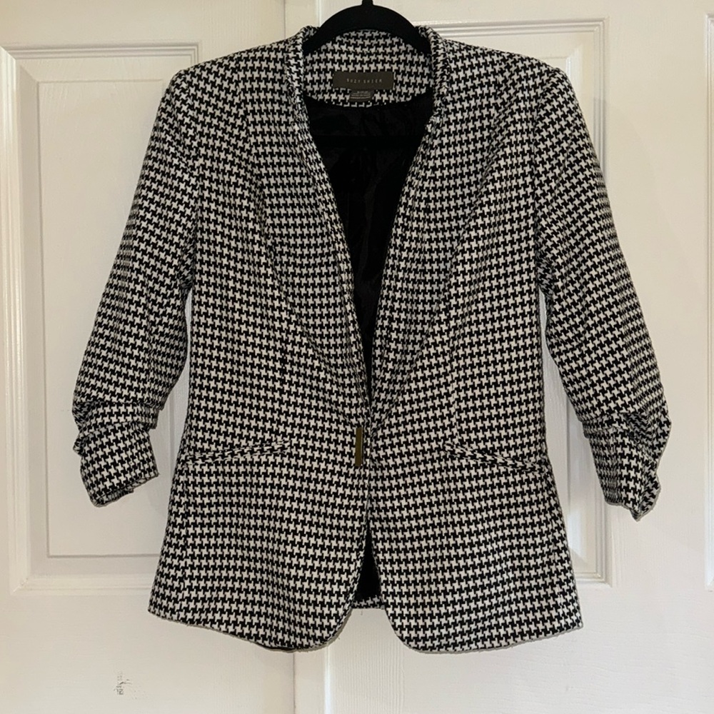 NWOT Suzy Shier Black and White Business Casual Corporate Blazer Suit Jacket